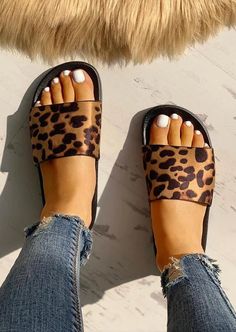 Animal Print Sandals, Toe Ring Sandals, Open Toe Slippers, Animal Print Shoes, Shoes Teen, Casual Heels, Prom Shoes, Shoe Print, Trend Fashion