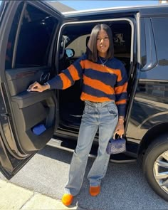 Blue Fits Black Women, Navy Blue Outfit Black Woman, Purple Rain Shirt Outfit, Gospel Concert Outfit, Blue Orange Outfit, Orange Blue Outfit, Crewneck Outfit Aesthetic, Chill Fall Outfits, Chilly Day Outfit