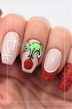 Grinch Nails Designs Christmas Nail Ideas Short Acrylic, Xmas Nails Christmas Green, Adorable Christmas Nails, Cute Seasonal Nails, Xmas Nails Grinch, Cute Christmas Nails Grinch, Christmas Nail Inspo Grinch, Christmas Nails 2023 Grinch, Cool Christmas Nails Design