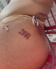 Lil Tatoos, Small Baddie Tats, Lower Hip Tattoos, Baddie Tattoo Ideas Female, Birth Year Tattoo, Year Tattoo, Small Girly Tattoos, Cute Hand Tattoos