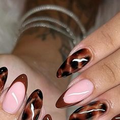 Courtney Jade - Nail Tech on Instagram: "Had to post my first autumn set of the year 🥹🫶🏻 wow I’m so in love 🫶🏻🤎 @glossifyofficial henna, is the most perfect brown I’ve ever used!! #glossifyhenna #glossify" Fall Winter Nail Ideas, Brown Nail Set, Brown Cheetah Print Nails, Brown Cheetah Nails, Brown Leopard Nails, Leopard Print French Tips Almond, Hard Nail Designs, Nail Set Ideas, Fall Cheetah Nails