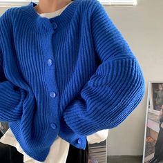 This is perfect for those who are looking for a clothing for a good price. It is fashionable, stylish, and it will look great on anyone who wears it. Do you wanahavit? Oversized Blue Cardigan Outfit, Cardigan Office Outfit, Blue Cardigan Outfit, Knitted Coats, Royal Blue Cardigan, Acrylic Decoration, Autumn Sleeve, Blue Jumper, Cardigan Outfits