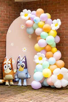 Bluey backdrop pink pastel daisy flowers painted board with balloon arch bluey and bingo characters themed birthday party Birthday Party Balloon Arch, Party Balloon Arch, Photo Backdrop Birthday, 4th Birthday Cakes, Backdrop Birthday, 2nd Birthday Party Themes, First Birthday Party Themes, Birthday Party Balloon