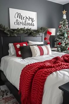 Christmas Master Bed Decor, Guest Bedroom Christmas Decor, Christmas Decor Room Bedrooms, Bedroom Christmas Tree Ideas, Christmas Room Decor Ideas Bedrooms, Xmas Bedroom Decor, Christmas Decorations For Bedroom, Christmas Bedrooms Cozy, Winter Bedroom Ideas