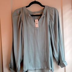 Nwt Loft Long Sleeve Gorgeous Blue Blouse. Size Xs. Light Blue Blouse For Fall Brunch, Light Blue Blouse For Brunch In Fall, Lace Blouse Long Sleeve, Orange Blouse, Tops Long Sleeve, High Neck Sleeveless, Plaid Blouse, Petite Tops, Chiffon Blouse