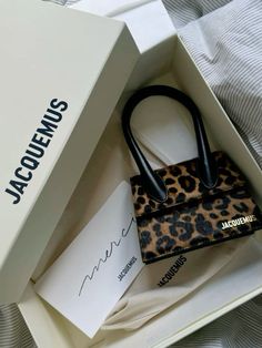 Expensive Heels, Bag Jacquemus, Shopping Pictures, Jacquemus Bag, Sephora Skin Care, Luxury Bags Collection, Girly Bags, Cute Backpacks, Pretty Bags