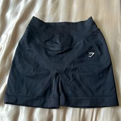 These Black Gym Shark Spandex Are In Good Condition And Look New. The Reason I’m Selling Them Is Because I Grew Out Of Them, They Need A New Home. Gym Shark Shorts, Shark Clothes, Gymshark Shorts, Gymshark Black, Ideas Clothes, Gym Shark, Gymshark Women, Gym Clothes