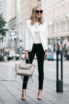 Calça skinny preta em vários looks diferentes! Spring Business Outfits, Classic Lifestyle, Work Outfit Office, Professional Work Outfit, Entrepreneur Fashion, Chique Outfits, Amal Clooney, Fashion Jackson