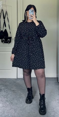 Plus Size Work Wear Dresses, Doc With Dress, Buissnes Casual Outfits Woman Dresses, Dr Martens Outfit Plus Size Style, Dr Martens Outfit Winter Plus Size, Style Doc Martens Plus Size, Doc Martens Dress Outfits Winter, Simple Fall Outfits Midsize, Plus Size Edgy Office Outfit