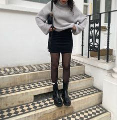 winter outfit Fall Mini Skirt Outfit 2022, Winter Look With Skirt, Leather Mini Skirt Outfit 2022, Autumn Outfits With Skirts Mini, Black Skort Outfit Autumn, Leather Miniskirt Outfits Winter, Winter Leather Mini Skirt Outfit, Black Leather Dress Winter, Fall Leather Mini Skirt Outfit