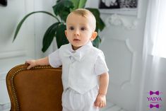 Baby boy 100% linen suit will be perfect baby shower gift and will definitely fit your guy for any special occasion being his best baby boy baptism outfit, blessing outfit, dedication outfit, christening outfit. Baby boy christening set made of linen so the baby feels comfort while wearing. The basic set consists of - pants, - shirt, - bow tie. Size: Age - baby height: 62 - 0-3 months - 23,3-25,2 in (59-64 cm) 68 - 3-6 months - 25,6-27,6 in (65-70 cm) 74 - 6-9 months - 28-30 in (71-76 cm) 80 - 9 Formal White Linen Sets, White Linen Formal Sets, Classic White Linen Set, White Linen Outfit, Baby Blessing Dress, Newborn Girl Dresses, Baby Boy Baptism Outfit, Linen Outfits, Boy Baptism Outfit