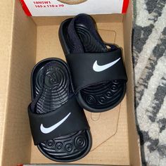 Brand New Black Casual Slide Sneakers, Black Casual Sneakers With Soft Sole, Sandals Flip Flops, Kids Nike, Shoes Nike, Nike Black, Flip Flop Sandals, Black Nikes, Kids Shoes