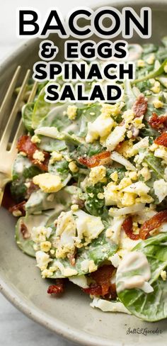 closeup of a bowl of salad with a fork and text overlay that reads bacon and eggs spinach salad Spinach Salad Recipes Easy, Easy Spinach Salad, Spinach Salad With Bacon, Creamy Garlic Dressing, Egg Spinach, Eggs Spinach, Garlic Dressing, Spinach Salad Recipes, Fresh Salad Recipes