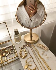 Necklace Spotlight: Showcasing Elegance & Glamour Beauty Table, Friend Jewelry, What Should I Wear, Gold Aesthetic, Classy Aesthetic, Beige Aesthetic, Jewelry Photography, A Mirror, Diy Schmuck