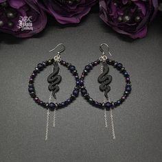 Witchy Beaded Jewelry, Diy Witchy Jewelry, Goth Beaded Jewelry, Witch Jewelry Diy, Lilith Snake, Goth Jewelry Diy, Spooky Crafts, Gothic Jewelry Diy, Goddess Look