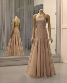 Victorian Era Dresses, Sisters Dress, Classy Prom Dresses, Fantasy Dresses, Prom Dress Inspiration, Pretty Prom Dresses, Stylish Sarees, Pink Prom Dresses, Gala Dresses