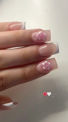 #nails #summernails #hibiscusnails #hibiscus #acrylicnailsforsummer Cute Nail Designs With Flowers, Nail Inspo For 11 Yo, Nails For Australia, French Nails Hibiscus, Hibiscus Flower Nails With French Tips, Nail Ideas Hibiscus, French Tips With Hibiscus Flowers, Hisbusic Flower Nails, Hibiscus Flower Nails Short