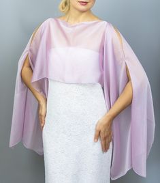 A very elegant chiffon shawl / cape for your wedding party or evening dress. Made of soft and light chiffon. Color: lavender lilac ( other colors are available ) Size : unique You can use it as a wrap, shawl or stola. WE have matching bags in our Etsy Shop! WE accept credit cards! Diy Shawl Wrap Formal, Dress Coverup Ideas, Wedding Capelet, Wedding Shrug, Bridal Bolero, Chiffon Shawl, Dress With Shawl