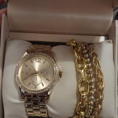 Nib Gold Tone Watch And Bracelet Set Silver And Gold Watch, Gold Wrist Watch, Watch And Bracelet Set, Gold And Silver Watch, Watch Set, Cuff Watch, Black Femininity, Wardrobe Accessories, Graduation Outfit