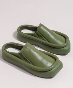 Green Comfy Splicing Faux Leather Platform Slide SandalsMade of:-Faux Leather Upper.-Rubber sole- cushioned insole.1.57"/2.5cm Platform Heel Trendy Slip-on Polyurethane Sandals, Trendy Polyurethane Slip-on Sandals, Trendy Leather Platform Slippers With Textured Footbed, Green Closed Toe Synthetic Flats, Green Synthetic Flats, Green Slip-on Synthetic Flats, Green Synthetic Slip-on Flats, Leather Slip-on Platform Slippers For Spring, Green Round Toe Flats With Cushioned Footbed