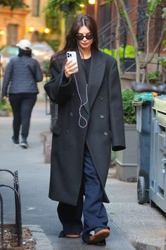 Emily Ratajkowski Style, Preppy Girl, Emily Ratajkowski, Fashion Killa, Look Cool, Get Dressed, Look Fashion