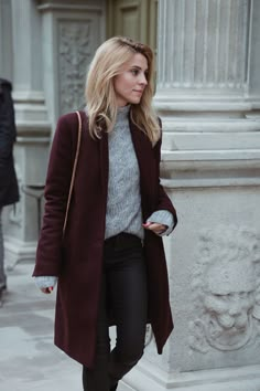 Burgundy Coat Outfit, Maroon Coat, Burgundy Coat, Grey Cable Knit Sweater, Daily Moments, Diy Outfits, Winter Knit Sweater, Sienna Miller, Coat Winter