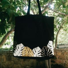 Popular Paintings, Stitching Ideas, Painted Tote, Simple Canvas Paintings, Monstera Leaves, Abstract Flower Painting