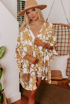 Orange Draped Paisley Print Open Front Overlay Top with Ruffles Orange Drapes, Top With Ruffles, Overlay Top, Loungewear Dresses, Floral Sleeve, Print Kimonos, Happy Women, Vintage Wear, Green Fashion