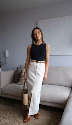 Office Outfits Jeans Summer, Work Outfit Summer 2023, Minimalist Fashion Skirts, Casual Summer Outfits Office, Work Dress Summer, Work Outfits Summer 2023, Jean Skirt Work Outfits, Tailored Summer Outfits, Summer Everyday Outfits 2023