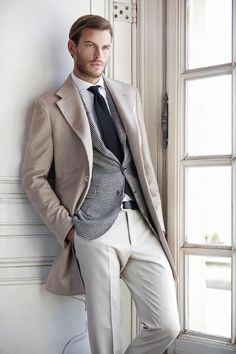 Earth tones are always in fashion...  John Hwang via Melissa Huntington onto Fashion - Men Clothing A Man In A Suit, Man In A Suit, Gentleman Style, Fashion Mode, Suit And Tie, Hollywood Glamour