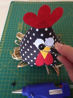 DIY Chicken Sewing Pattern PDF Tutorial Easy to Make - Etsy Bosnia and Herzegovina Chicken Sewing Pattern, Cotton Reel Craft, Chicken Sewing, Fabric Chicken, Easter Sewing, Bathroom Printables, Chicken Crafts, Easter Chicken, Chicken Pattern