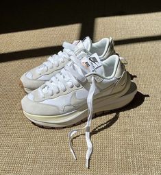 Nike Sacai, Nike Shoes Girls, Wide Awake, Hype Shoes, Sneakers Addict, Shoe Inspo, Aesthetic Shoes, Swag Shoes, Sneak Peak