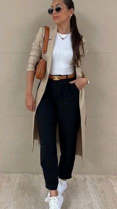 Outfit Argentina, Outfit Tenis, Looks Jeans, Business Casual Outfits For Women, Business Casual Outfits For Work, Casual Day Outfits, Casual Work Outfit, Trendy Fall Outfits, Formal Casual