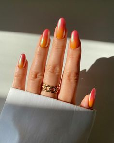 30 Trendy Ombre Nails Perfect For Every Season Sunset Inspired Nails, Summer Sunset Nails, Red And Orange Nails, Gradiant Nails, Chrome Nails Silver, Ombre Chrome Nails, Orange Ombre Nails, Red Ombre Nails