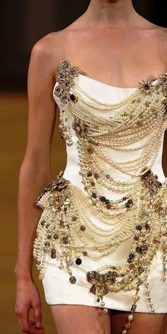 Runway Fashion Couture, Mode Chanel, Glam Dresses, Mode Inspo, Fantasy Fashion, Stage Outfits, Mode Inspiration, Fancy Dresses, Couture Fashion