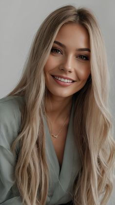 Discover the best blonde hair color ideas for fall and winter including balayage for brunettes and dark ash shades Whether you have fair skin or prefer darker hues find your perfect unique look with highlights morena tones or a long hairstyle