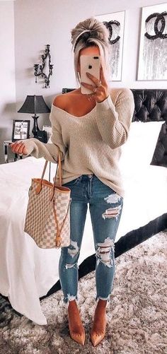 Vuitton Outfit, Stil Boho, Outfit Trends, Inspired Outfits, Outfit Casual, Fall Winter Outfits, Outfits Casuales, Louis Vuitton Handbags, Ripped Jeans