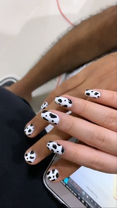 Nails For Gf, Matching Nails With Boyfriend Ideas, Couples Nails Ideas, Couple Nails Matching, Boyfriend And Girlfriend Nails, His And Hers Nails, Matching Couple Nails, Matching Nails With Best Friend