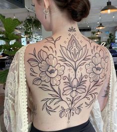 Floral Band Tattoo, Floral Neck Tattoo, Art Nouveau Floral Tattoo, Female Back Tattoos, Hungarian Tattoo, Traditional Back Tattoo, Feminine Back Tattoos, Traditional Tattoo Art, Back Tattoo Women