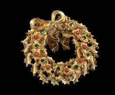 "Stunning faux coral ballotini ball, emerald green rhinestone and gold tone dangling bells wreath brooch.  Unsigned.  Circa 1950's 1960's.  Classic, attractive and very merry Christmas jewelry piece.   In very good condition.  2\" in diameter.  We welcome your inquiries." Bell Wreath, Very Merry Christmas, Christmas Jewelry, Gold Tone Metal, Emerald Green, Brooch Pin, Jewelry Pieces, Etsy Gifts, Emerald