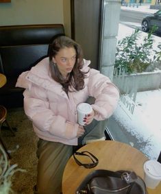 Puffer Outfits, Pink Puffer Jacket Outfit, Warm Winter Outfits, Puffer Outfit, Pink Puffer Coat, Puffer Jacket Outfit, Coat Puffer, Girls Winter Jackets