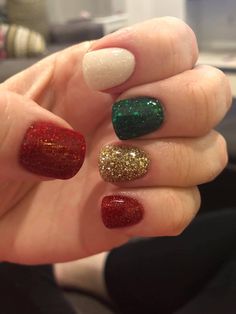 Christmas Dipped Nails, Christmas Nail Ideas Dip Powder, Christmas Dip Nails, Toe Colors, Glitter Gel Nail Designs, Holiday Nails Easy, Nails Xmas, Christmas Dip