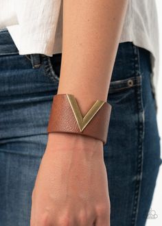 Brown, Urban Sparkle Wrap, Urban Wrap - Urban Wrap - Claws Out Brown ✨ Urban Wrap Leather Products Ideas, Leather Wrist Cuff, Paparazzi Accessories Jewelry, Leather Jewels, Leather Jewellery, Brown Leather Bracelet, Brown Bracelet, Leather Bracelets, Paparazzi Accessories