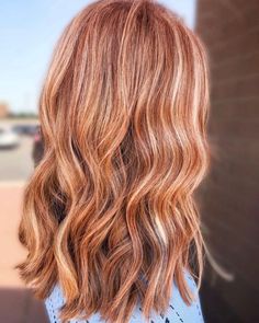 60 Best Red Hair With Blonde Highlights Ideas Red Hair With Highlights Caramel, Ash Ginger Hair, Blonde Hair With Lowlights Fall Red, Auburn Hair Highlights, Ideas Para El Pelo, Red Hair With Blonde, Blonde With Red Highlights, Reddish Blonde Hair, Blonde Highlights Ideas