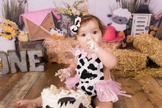 Cowgirl Smash Cake, Barnyard First Birthday, Farm Girl Outfits, Cow Birthday Parties, Barnyard Birthday Party, Farm Themed Birthday Party, Cowgirl Birthday Party, Cow Birthday, 1st Birthday Party Themes