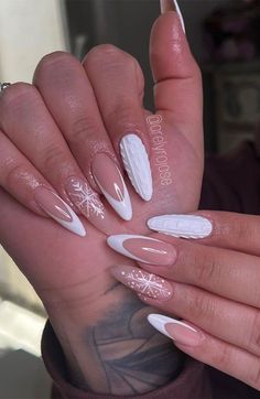 Holiday Nails White, Nails White Tip, Christmas Sweater Nails, Holiday Nail Designs, Winter Nails Acrylic, Christmas Nails Easy, Sweater Nails, Nails White, White Tip