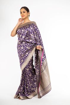 Elegant Violet Color Handloom Pure Silk Jangla Saree Luxury Handloom Art Silk Sets, Look Sensual, Haute Couture Fabric, Add Sleeves, Violet Color, Types Of Embroidery, Winged Eyeliner, Shining Star, Displaying Collections