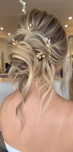 Chic Updos To Elevate Your Hair Game : Soft, Textured Up Style Updo Chignon, Chic Updo, High Updo, Classic Hairstyles, Wedding Hair Inspiration