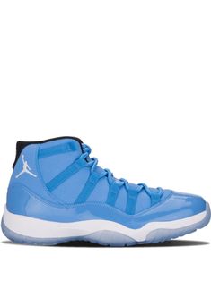 Jordan Ultimate Gift of Flight sneakers - Blue Nike Elite Socks, Shoes Sneakers Jordans, Jordan Outfits, Jordan Air, Nike Air Jordans, Nike Basketball Shoes, Hype Shoes, Jordan 11 Retro, Air Jordan 11