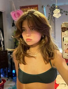 #BEAUTY ,#REALATIONSHIPS #Fashion #Outfits #Winter Outfits #Animals Haircut Inspo, Layered Haircuts For Medium Hair, Shaggy Haircuts, Hair Inspiration Short, Haircuts For Medium Hair, Cut My Hair, Medium Hair Cuts, Grunge Hair, Medium Length Hair Cuts